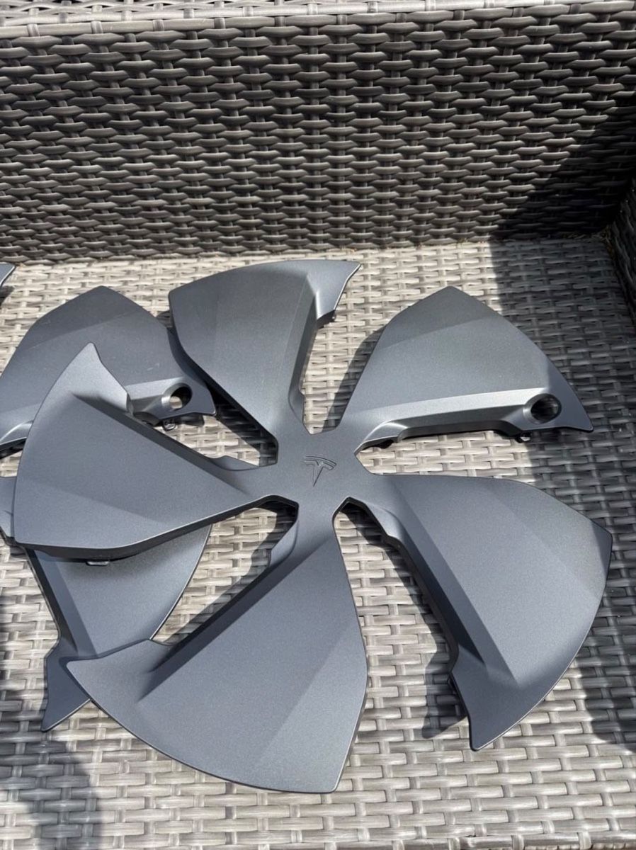 Pneus & Kompletträder: Tesla Model Y 19" Crossflow Radkappen – Neu (gemäss Beschreibung) aus Kriens von davide_damiani11 4
