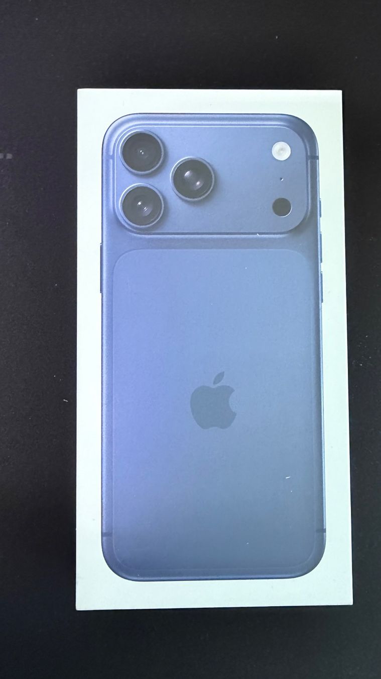 Apple Telefoni cellulari / Smartphones: iPhone 17 Pro Max Deep Blue 256GB mit Garantie – Nuovo (secondo la descrizione) da Bern venduto da SamccoH