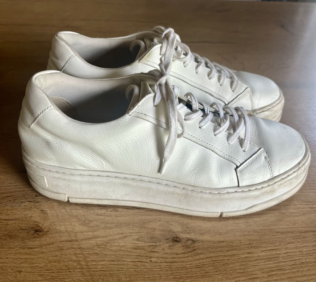 Damenschuhe: VAGABOND Ledersneaker Grösse 42 – Gebraucht aus Davos Dorf von tati015 1