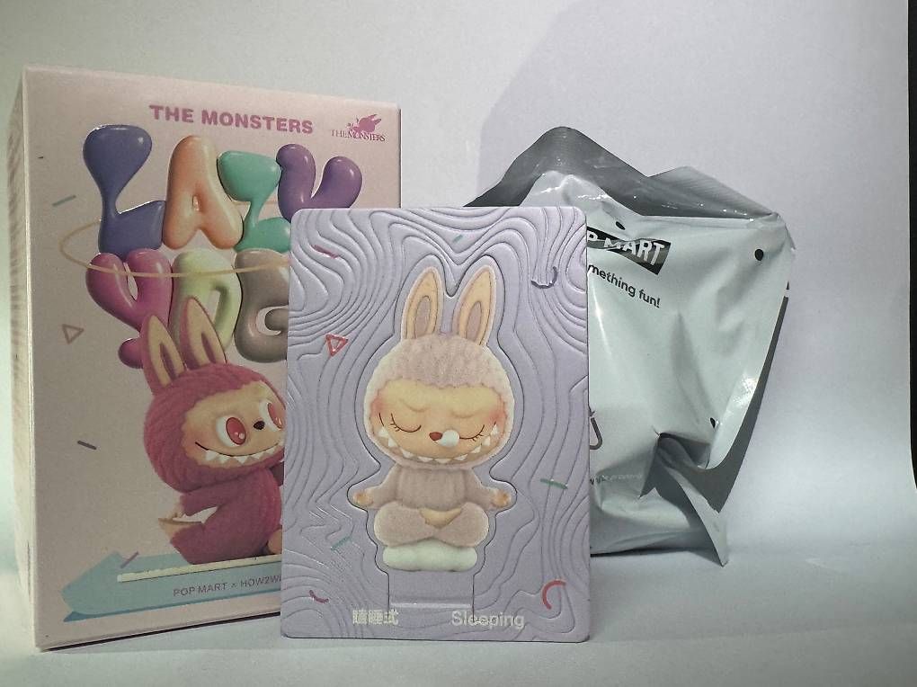 Pop Mart Statuette: Labubu Lazy Yoga - Sleeping – Nuovo e nell'imballaggio originale da Airolo venduto da MomTheBraggerStudio