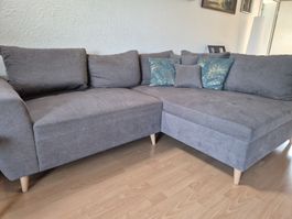 Graues Ecksofa/Schlafsofa, in gutem Zustand
