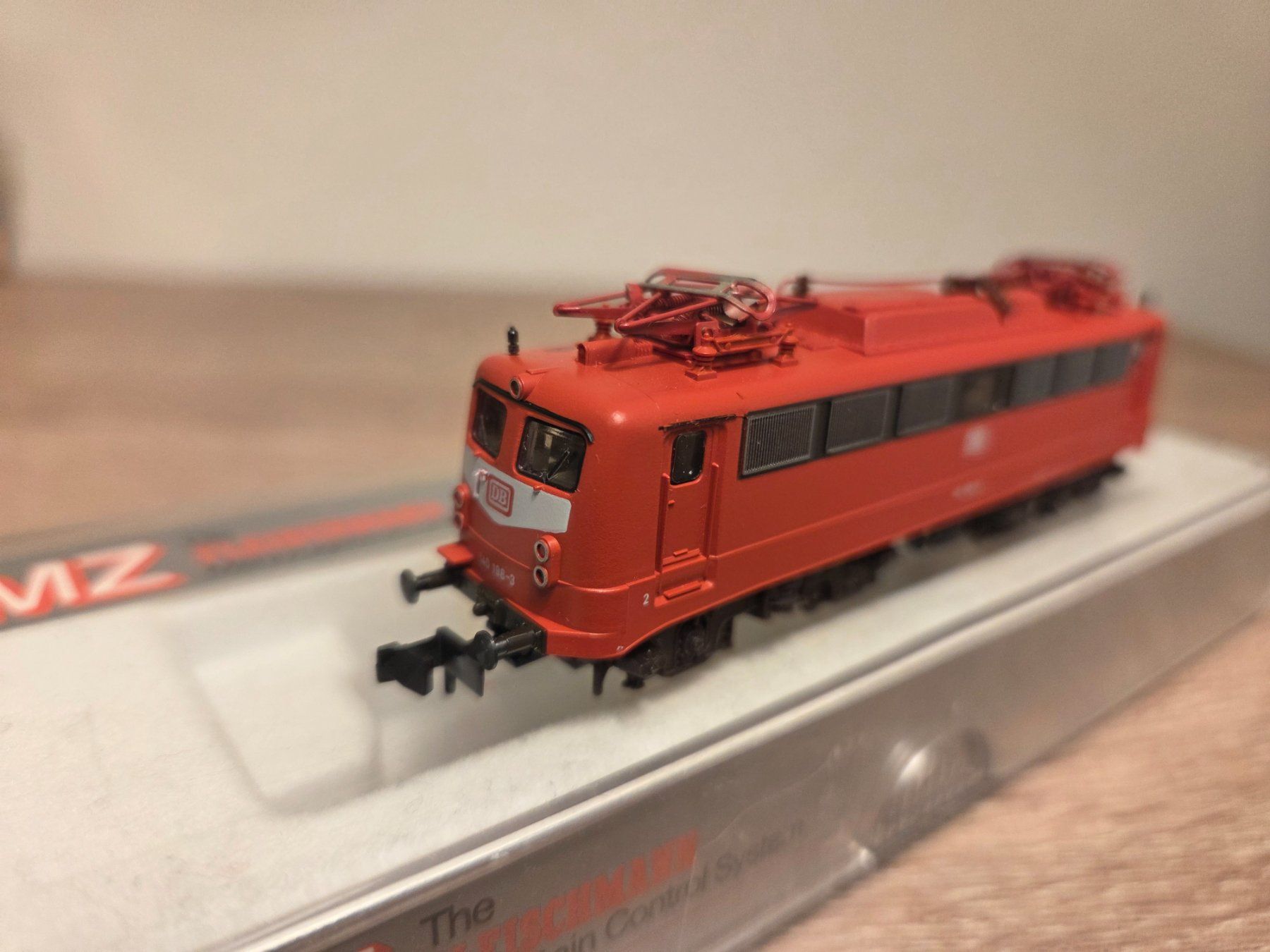 Fleischmann Modellini di ferrovie: Fleischmann N FMZ 67332 E-Lok BR 140 DB Digital – Usato da St-Aubin-Sauges venduto da Lo_Go 2