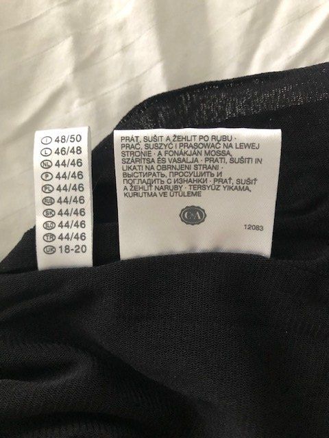 C&A Top: Pailletten-Top, ärmellos, schwarz, 44/46, C&A, Polyester – Usato da Hünenberg See venduto da dustein 4