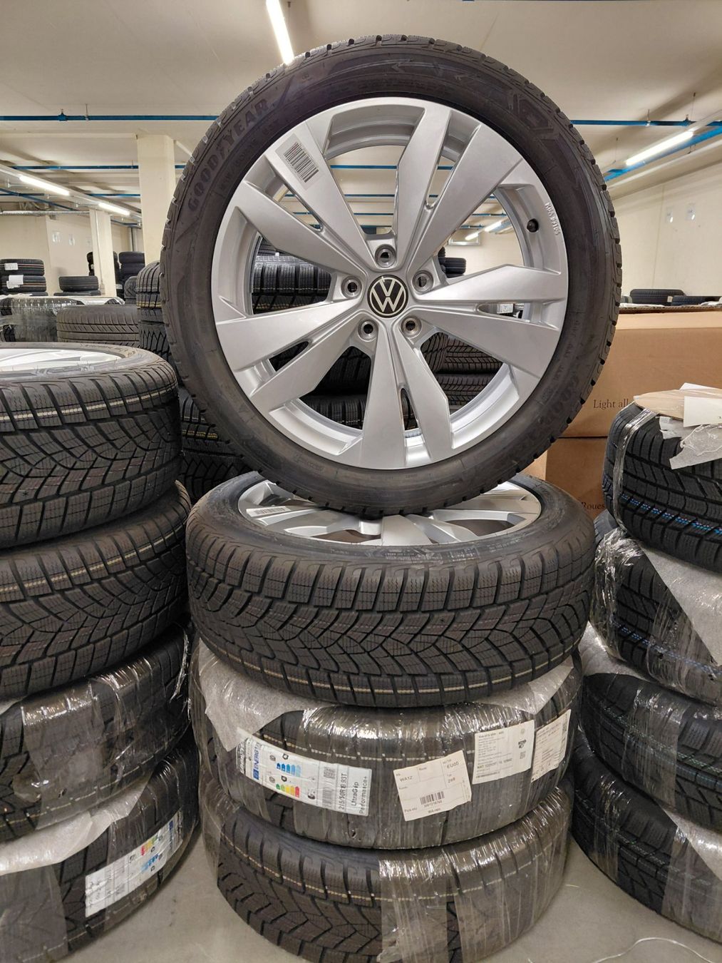 Pneumatici & Ruote complete: Winterkomplettradsatz 19 Zoll Loen VW ID.3 – Nuovo (secondo la descrizione) da Bern venduto da amagbern