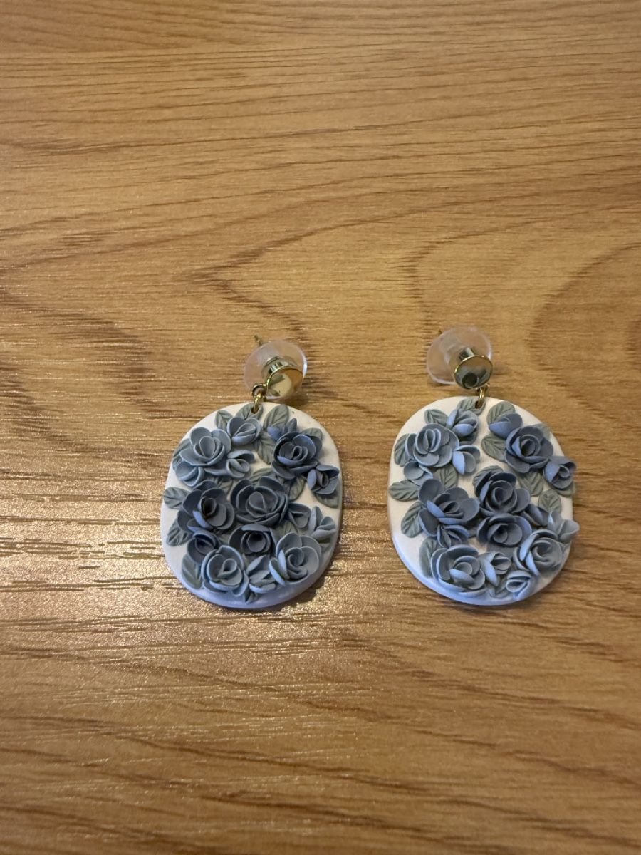 Orecchini pendenti & Orecchini a lobo: Ohrringe mit blauen Rosen – Nuovo (secondo la descrizione) da Brüttisellen venduto da J.M03