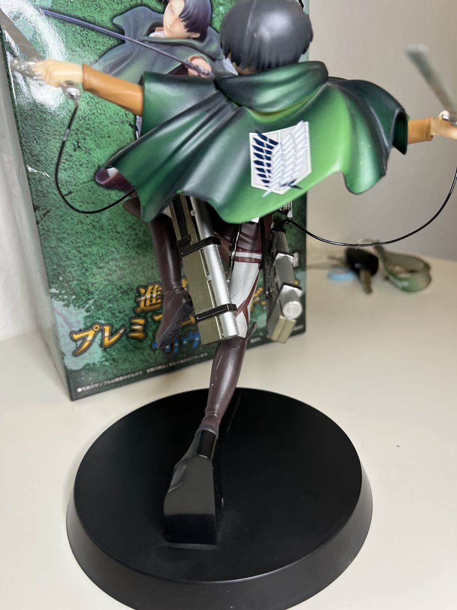 Figurines: Attack on Titan Levi Ackerman Figur – D'occasion à Basel par lue_j9w5 2