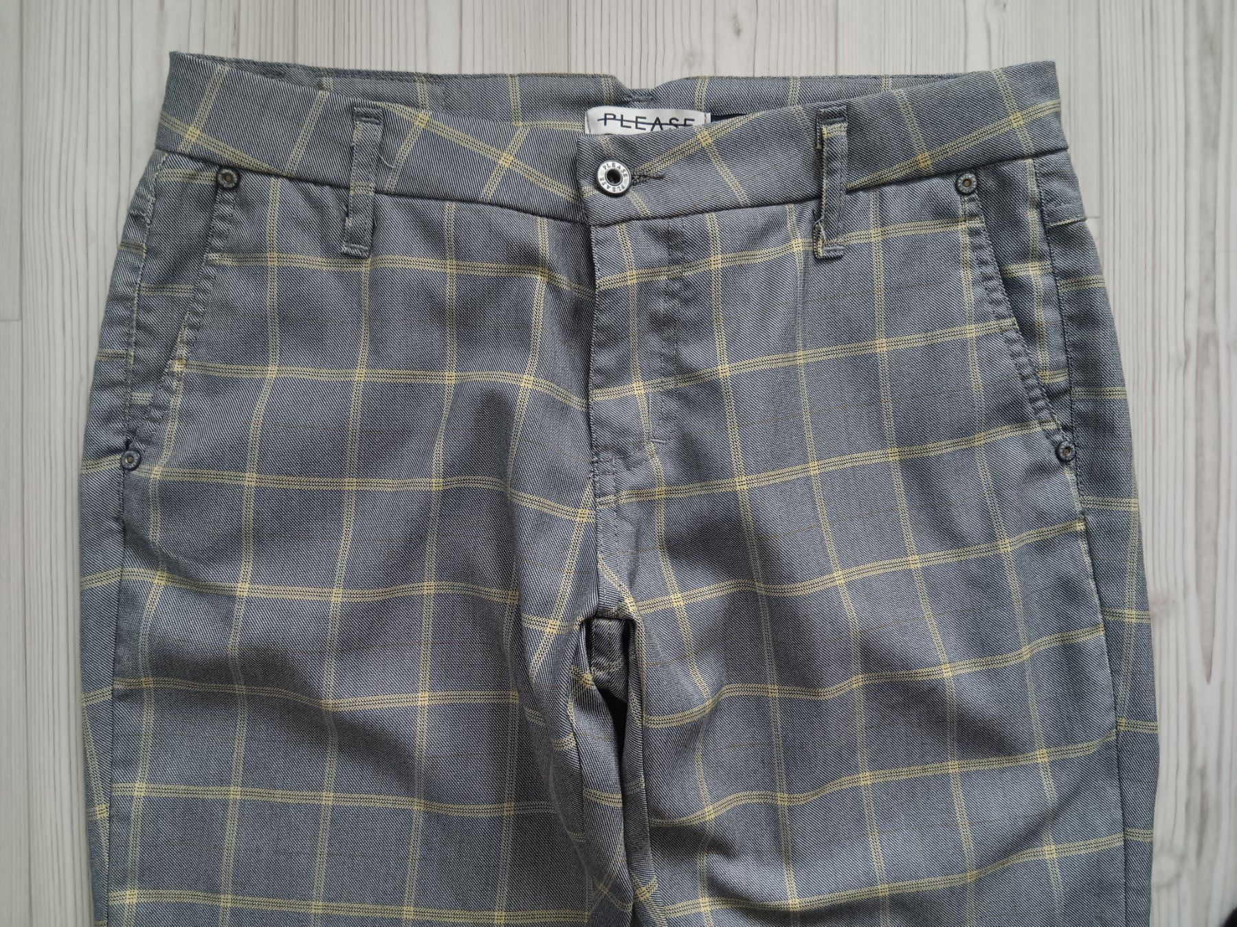 Please Jeans Hosen: PLEASE Pantalon / Hose taille / Grosse L – Gebraucht aus Cossonay-ville von Super-Price-Quality 1