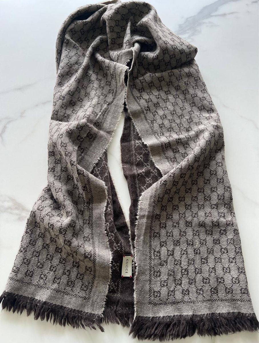 Gucci Foulard & Sciarpe: Original Gucci GG Schal Grau / Anthrazit – Nuovo (secondo la descrizione) da Rottenschwil venduto da chr_xh8x