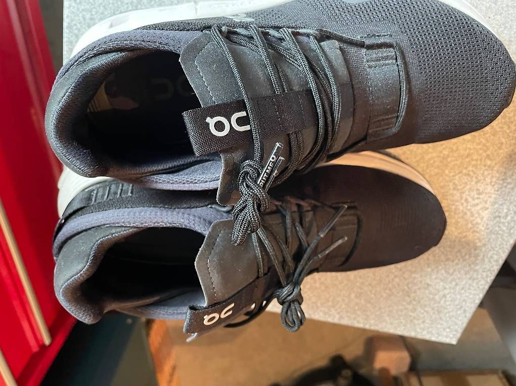 Scarpe da donna: On Schuh – Usato da Köniz venduto da Papabaer