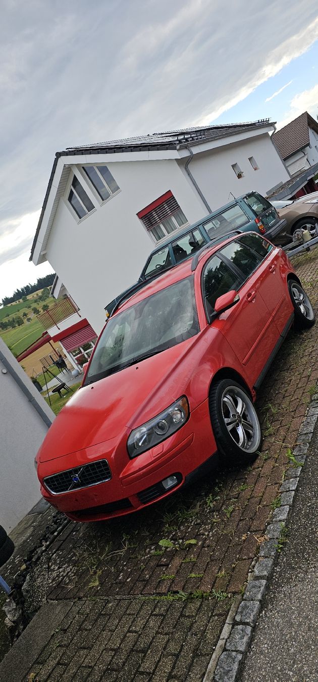 Volvo Automobili: VOLVO V50 2.4 – Difettoso da Fischbach LU venduto da Speedygonzales999 2