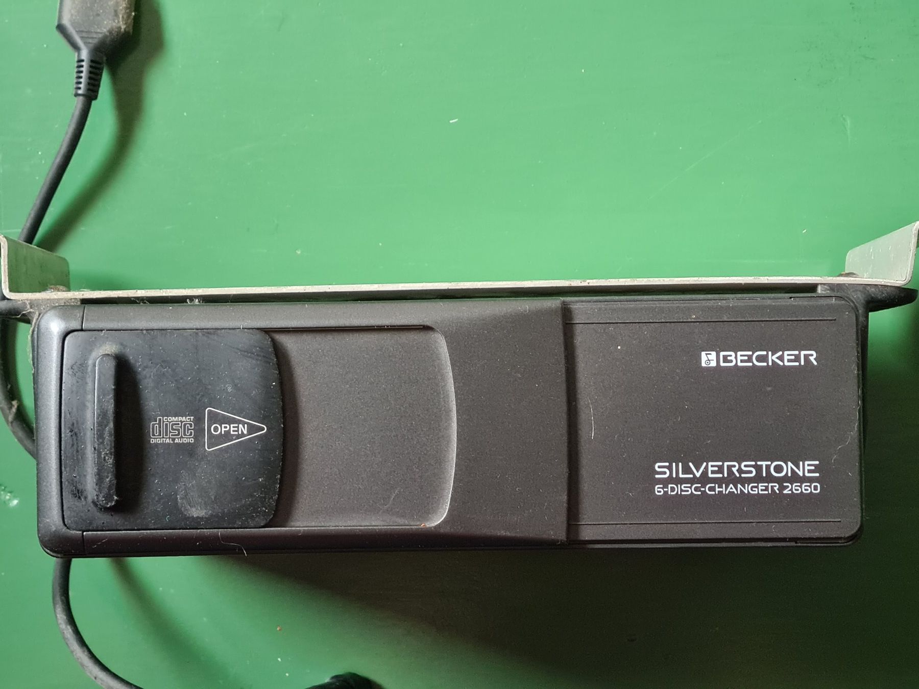 Orologi: 6-fach CD-Wechsler Becker Silverstone – Usato da Wangen an der Aare venduto da Beno11