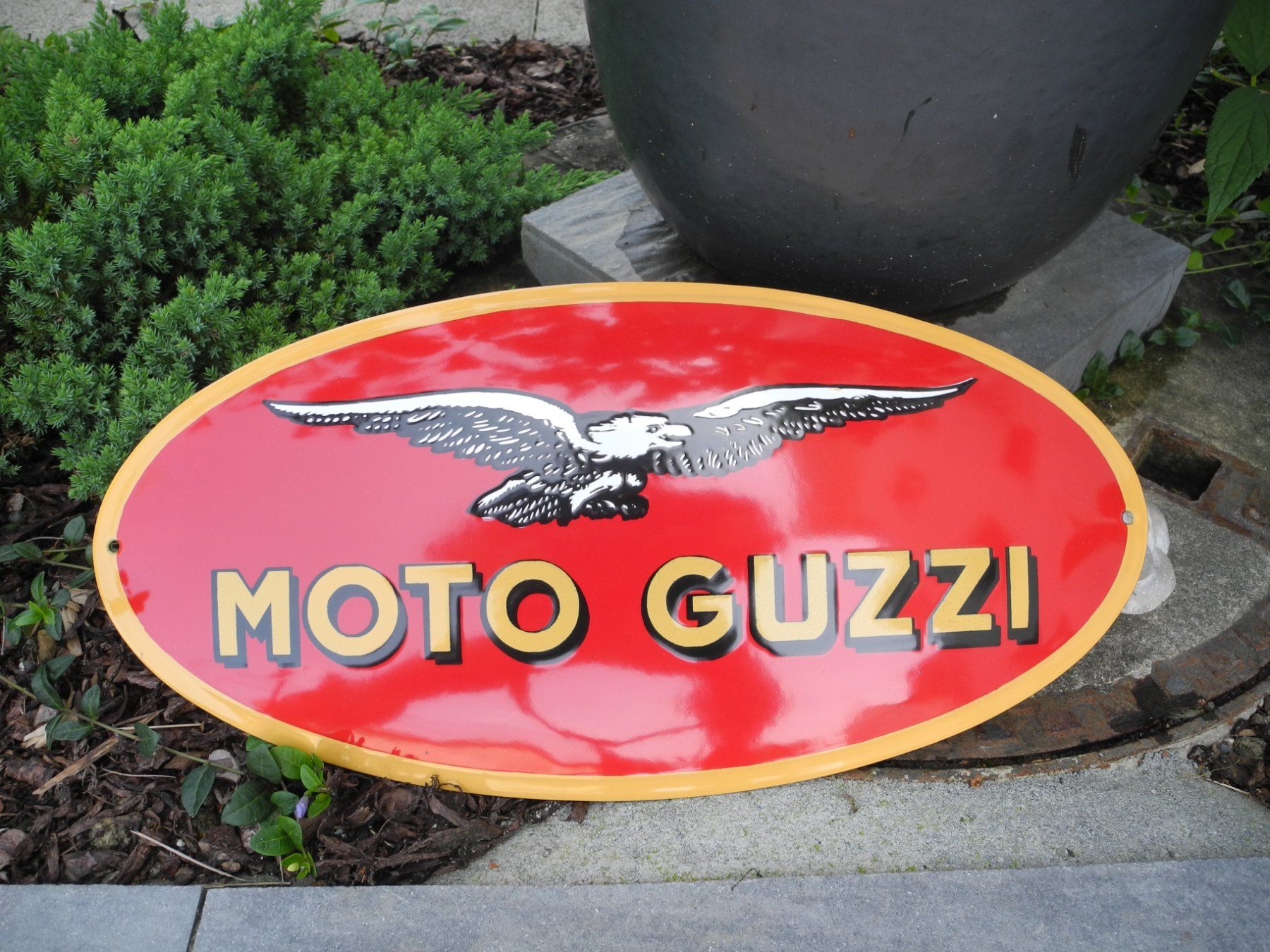 Moto Guzzi Insegne: MOTO GUZZI EMAILSCHILD – Nuovo (secondo la descrizione) da Reinach AG venduto da Huckleberrysix 2