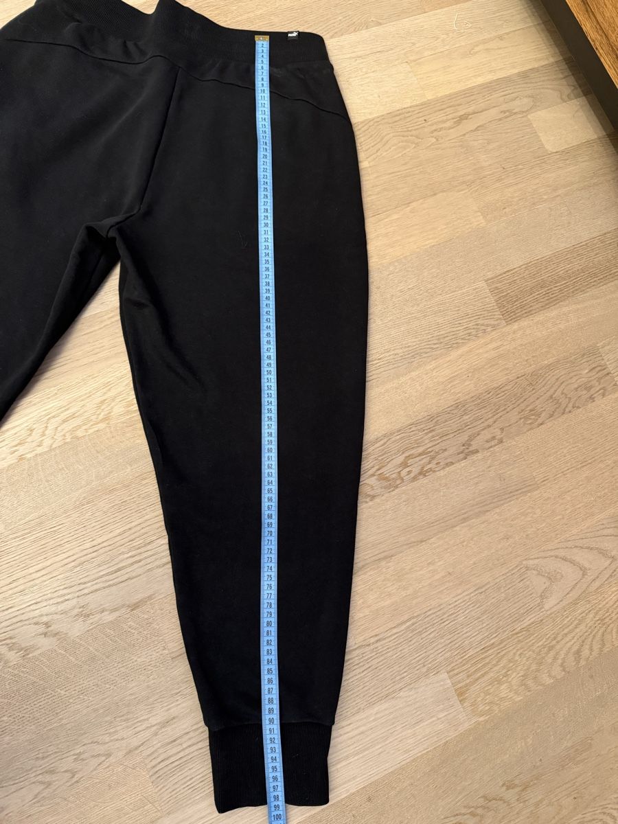 Puma Pantaloni: Puma Jogginghose schwarz Gr. L – Usato da Rubigen venduto da Elmacino 1
