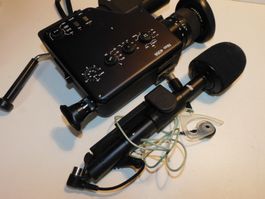 Videokamera Braun Nizo 4056 mit Braun Mikrophon Videokamera