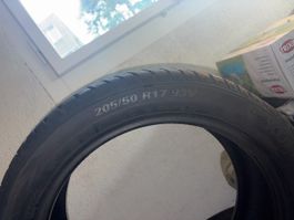 Kumho Wintercraft WP52 205/50 R17 93V tyre set