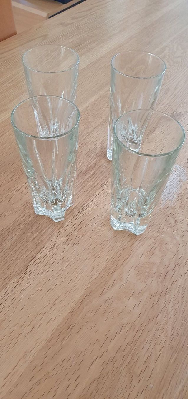 Bicchieri: 4 verres à apéritif – Nuovo (secondo la descrizione) da Moutier venduto da gvmv