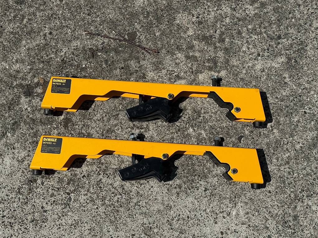 Dewalt Tutti gli attrezzi: Dewalt Universal-Untergestell DE7023 – Usato da Alberswil venduto da Joexy 2