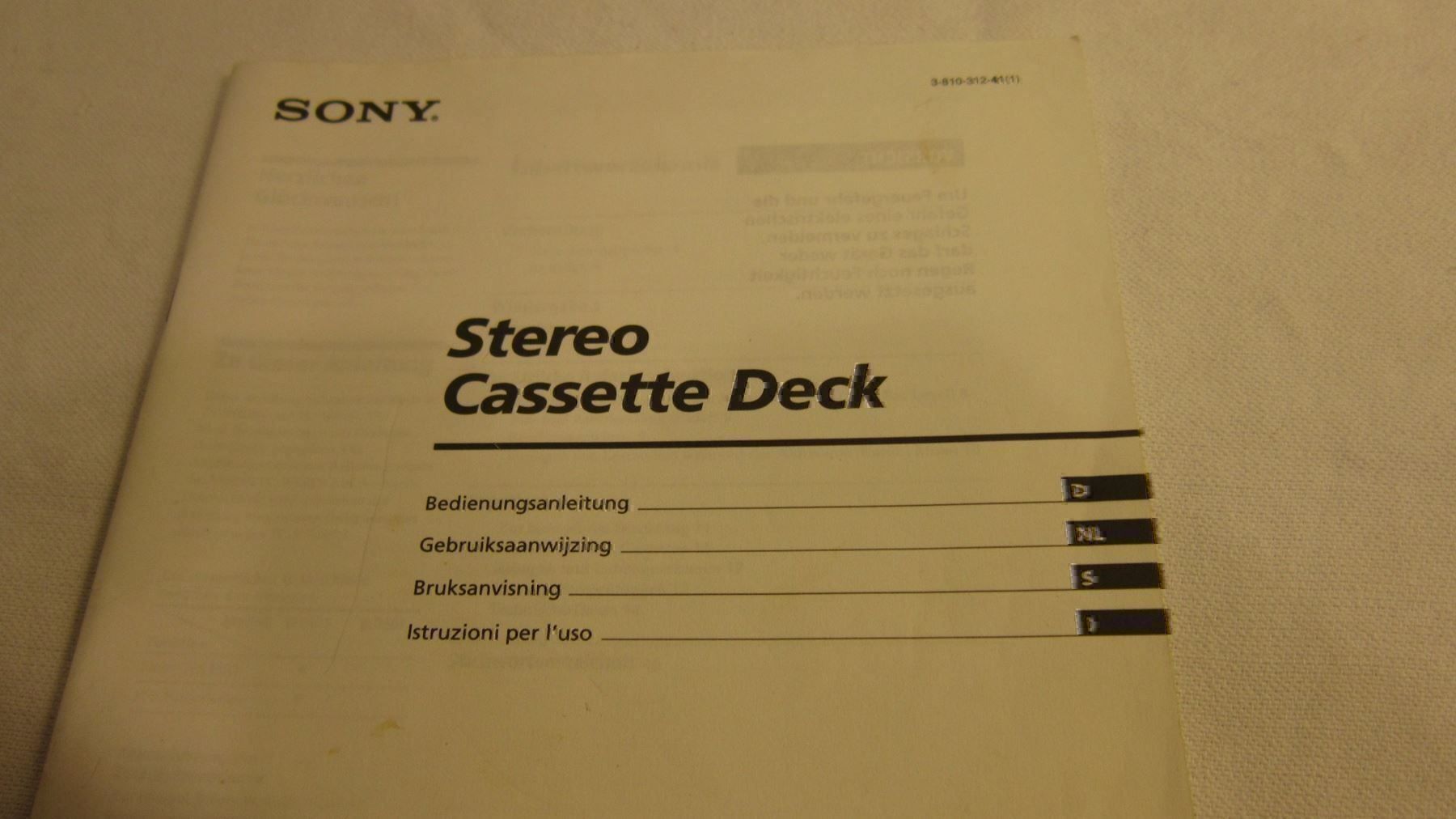 Livres: SONY STEREO CASSETTE DECK (425) – D'occasion à la Chaux-de-Fonds par Lampe 1