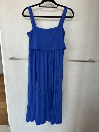 Umstandskleid von Seraphine - ideal für warme Tage in blau!