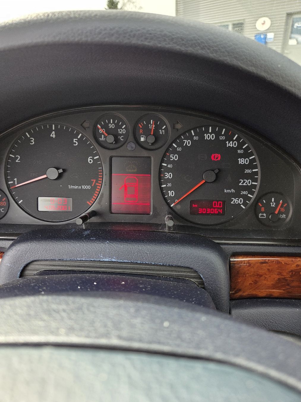 Audi Autos: Verkaufe Audi A4 quattro – Defekt aus Tuggen von ren_gzv2 2