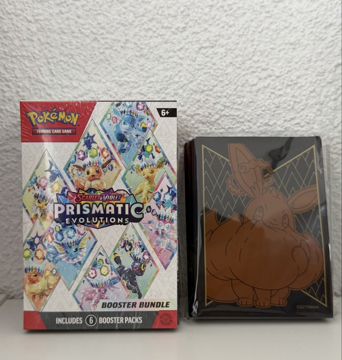 Pokémon Carte collezionabili: Pokemon: Prismatic Evolutions Booster Bundle EN & Sleeves – Nuovo e nell'imballaggio originale da Berg TG venduto da Jasin_97
