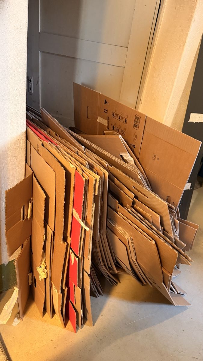 Cartons: 51 Umzugskartons – D'occasion à Aarau par mimila21