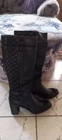 Schwarze hohe Damenstiefel