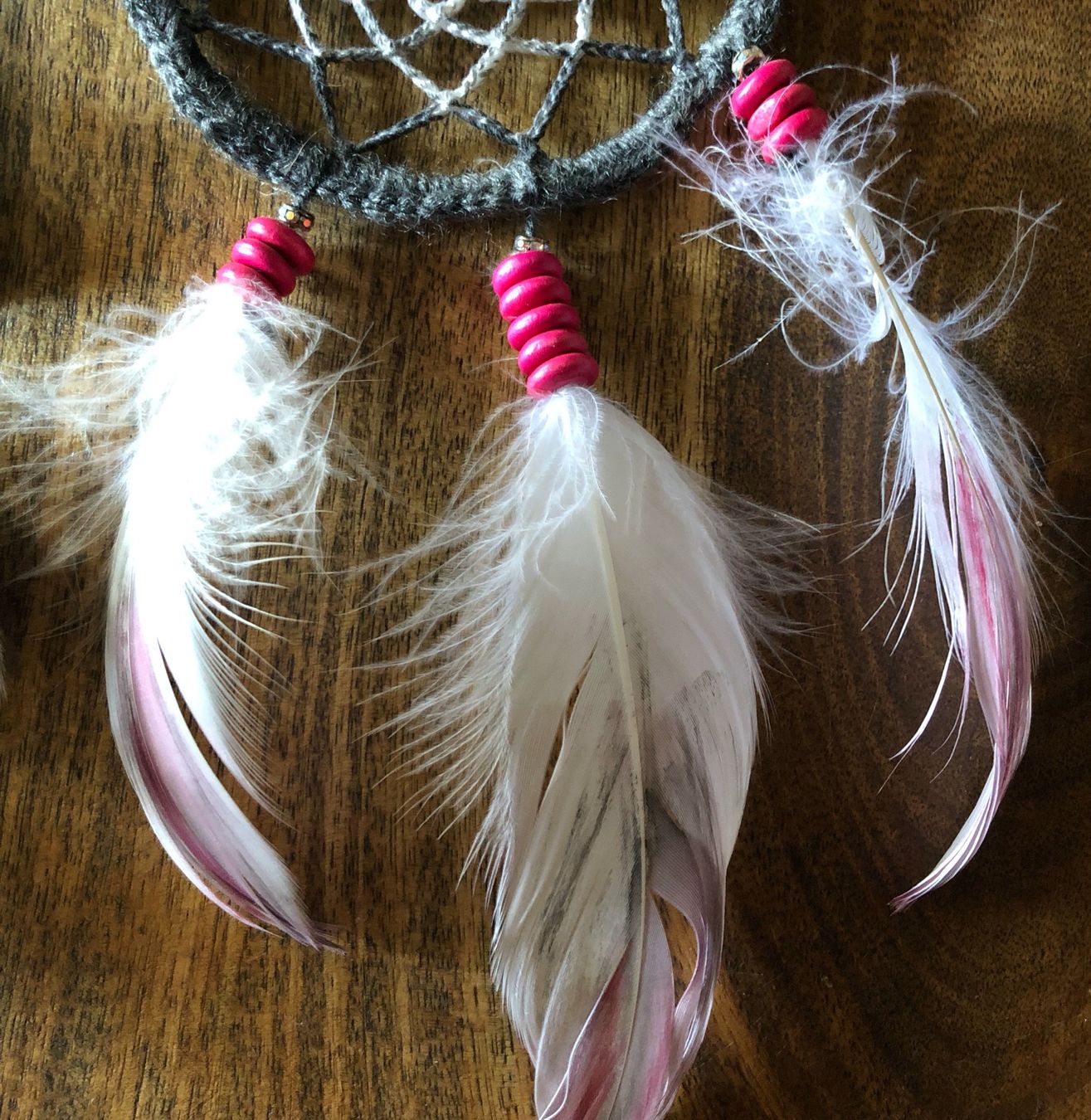 Alle Dekorationen: 2 Stk. handgemachte, kleine Traumfänger - Boho Geschenkidee – Neu und originalverpackt aus Ittenthal von Hwaggis 4