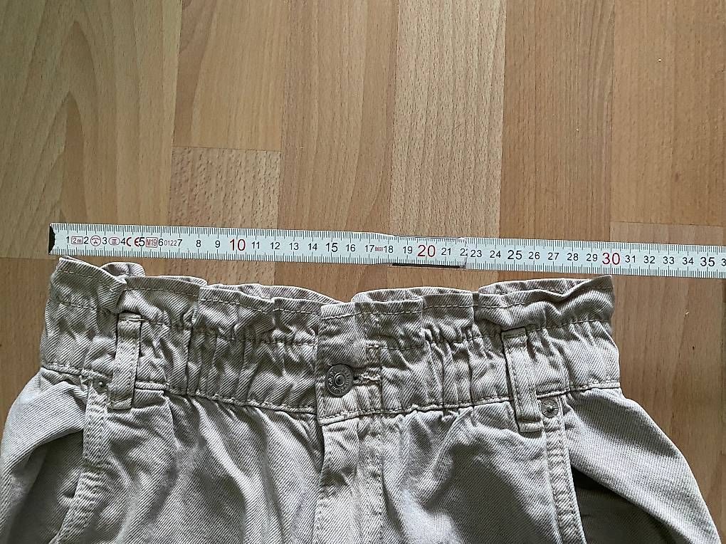 Pull&Bear Pantaloni: Hose beige Pull & Bear Grösse M – Usato da Zürich venduto da Ma_Go 4
