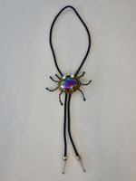 Bolo Tie Bolotie Figurenanhänger Brosche NIKI BODEN