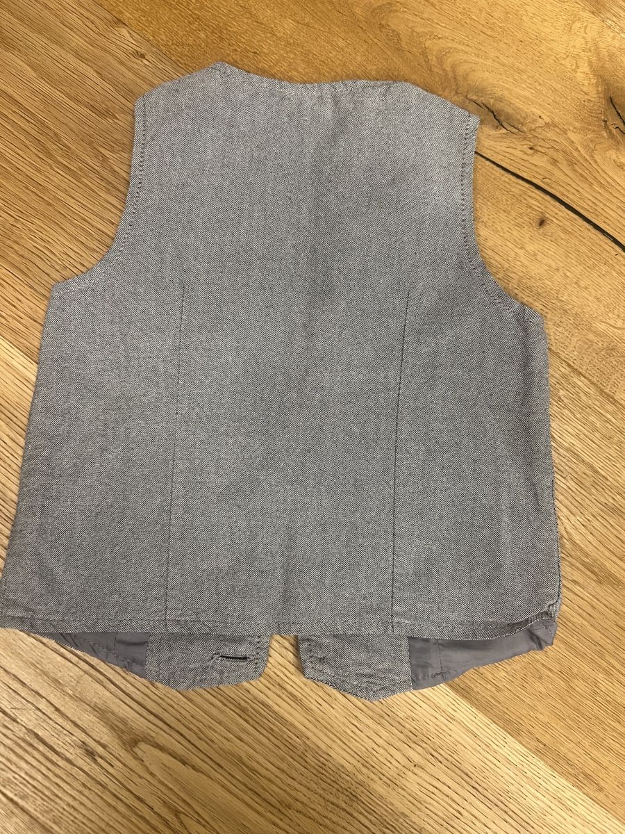 Altro abbigliamento per bambino: Gilet grau Gr 86 – Usato da Stans venduto da Jaeseli 1