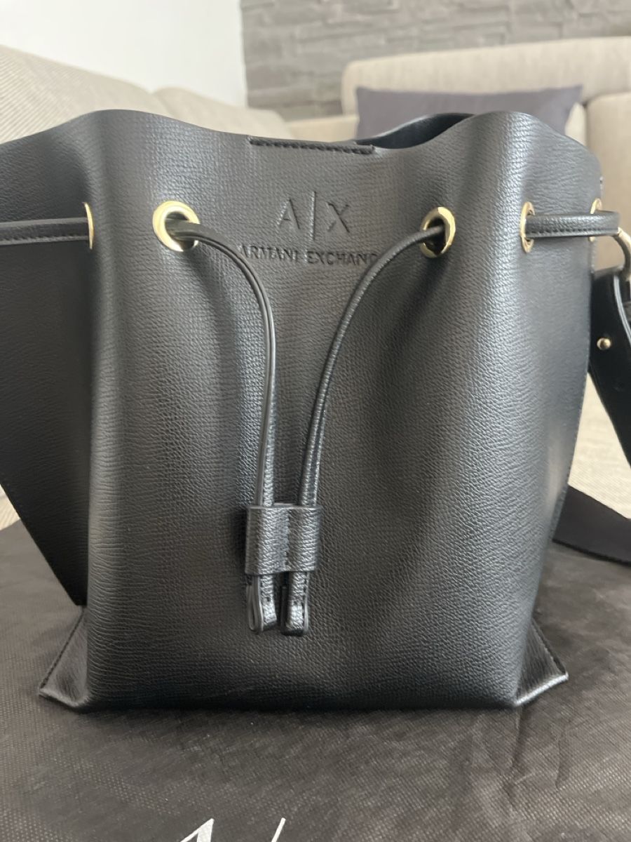 Armani Taschen für Damen: Armani Exchange Beuteltasche, inkl. Staubbeutel – Gebraucht aus Solothurn von Bobesch08 1