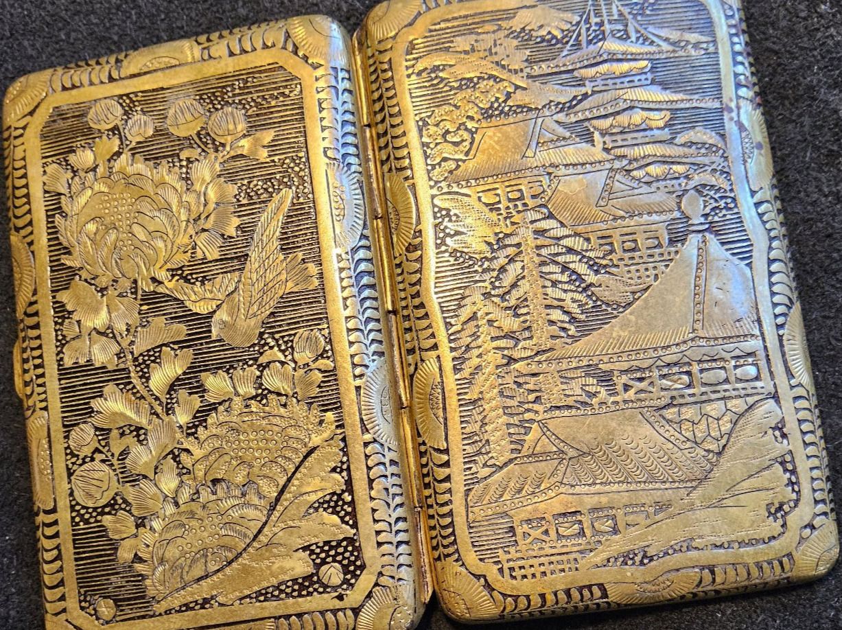 Barattoli: Antike Messing Zigarettendose JAPAN ca 1900 – Usato da Zürich venduto da helsan