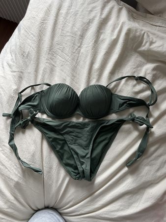 Dunkelgrüner Bikini, Grösse S - Sommer Hit!