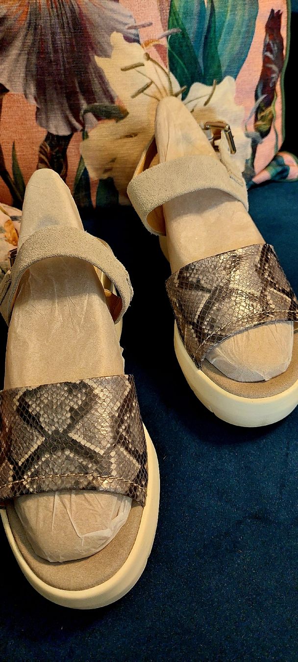 Geox Scarpe da donna: Geox Sandalen mit Absatz – Usato da Safenwil venduto da fra_t5c9
