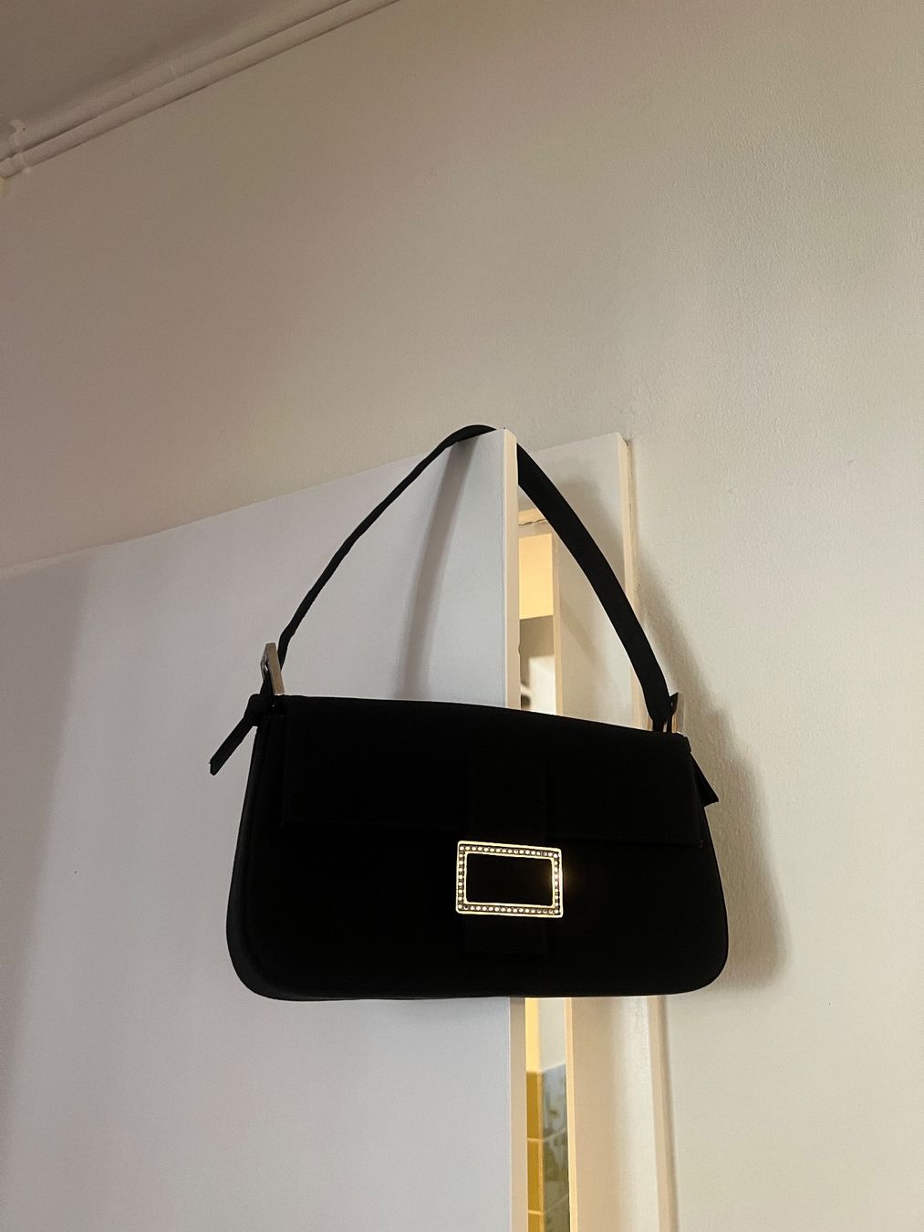 Stuart Weitzman Borse da donna: Designer Stuart Weitzman Shoulder Mini Bag Tasche schwarz – Usato da Luzern venduto da Woodbee44