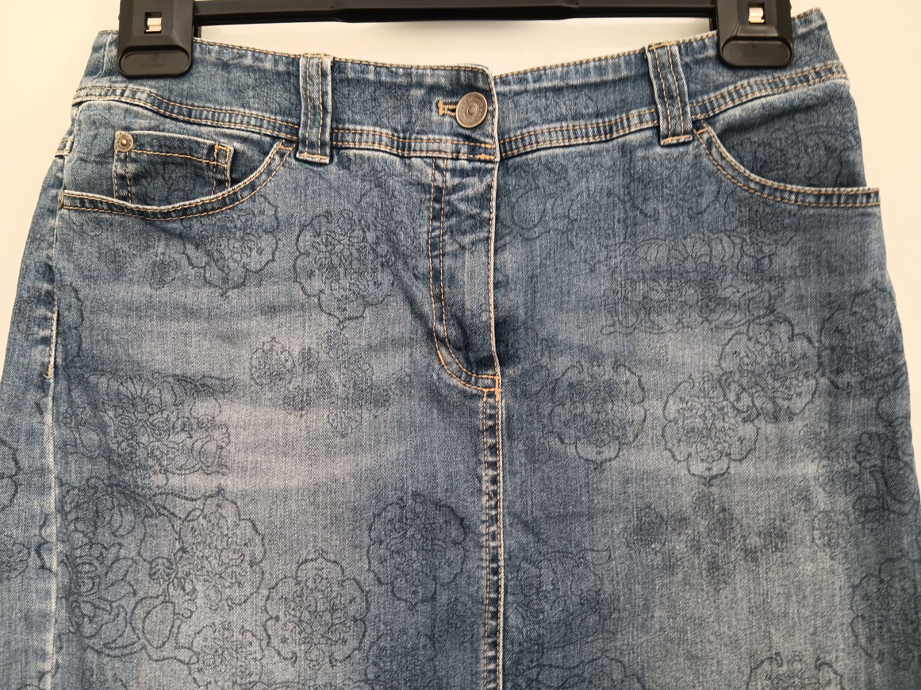 Gerry Weber Gonne: GERRY WEBER Jupe en jeans bleue taille 38 CH – Usato da Cossonay-Ville venduto da Les_1001_perles 1