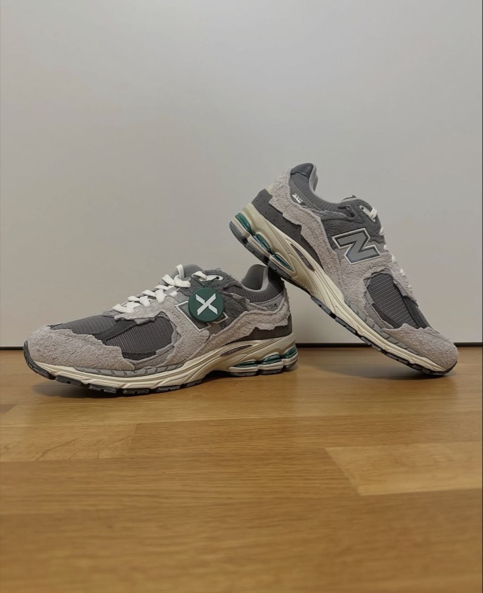 New Balance Scarpe da uomo: New Balance 2002R Protection Pack "Rain Cloud" – Usato da Basel venduto da Kevinbuckcards
