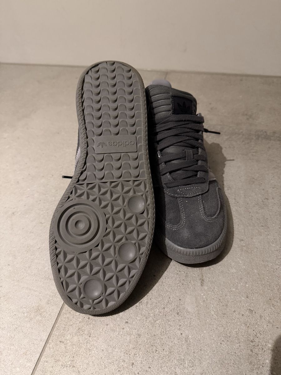 Adidas Scarpe da uomo: Adidas Samba, Sneaker, grau, Grösse 44 2/3 – Nuovo (secondo la descrizione) da Arbon venduto da andizue 2