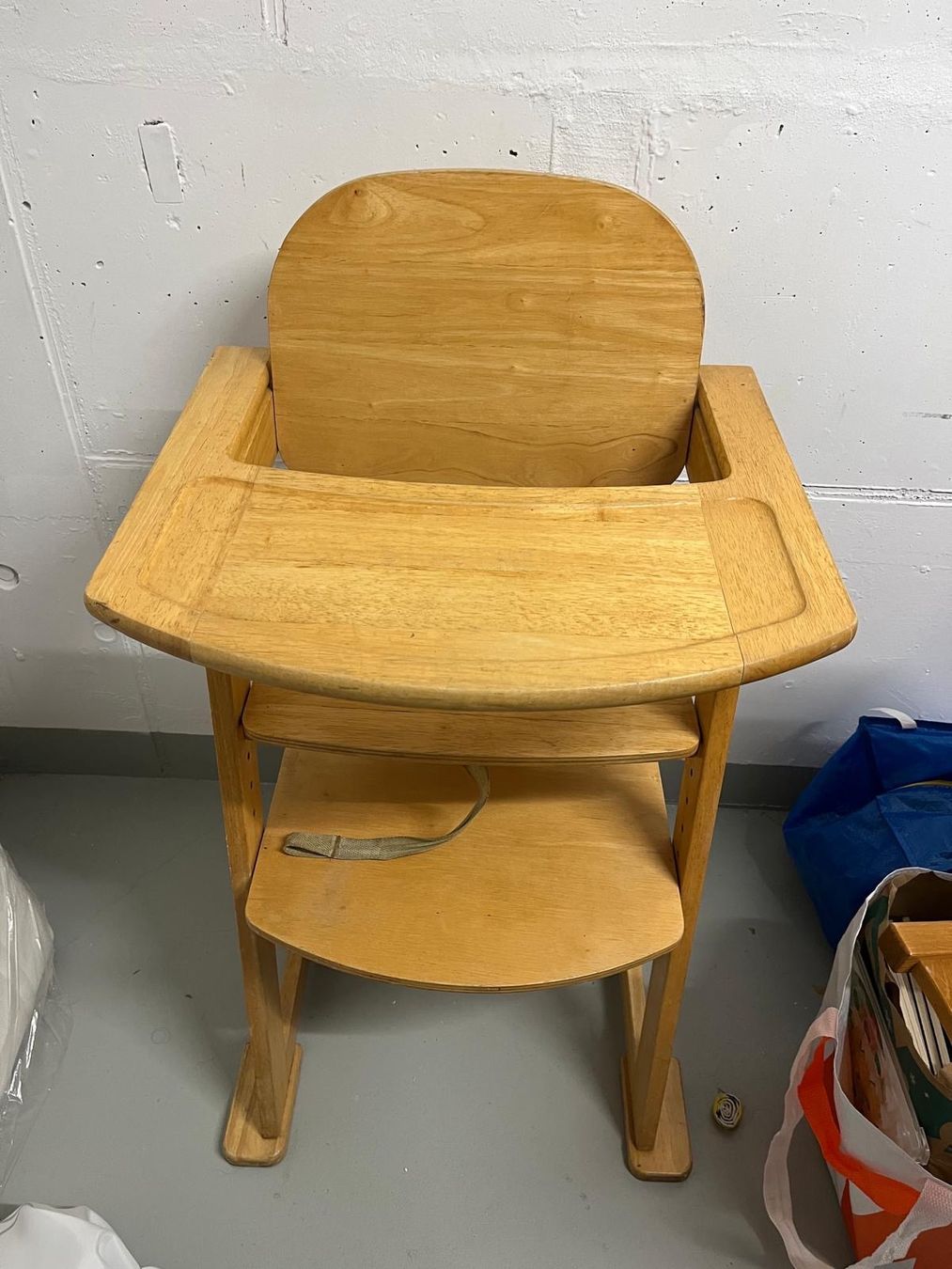Hochstühle: Wooden high chair used – Gebraucht aus Wallisellen von kam_y6rj 1