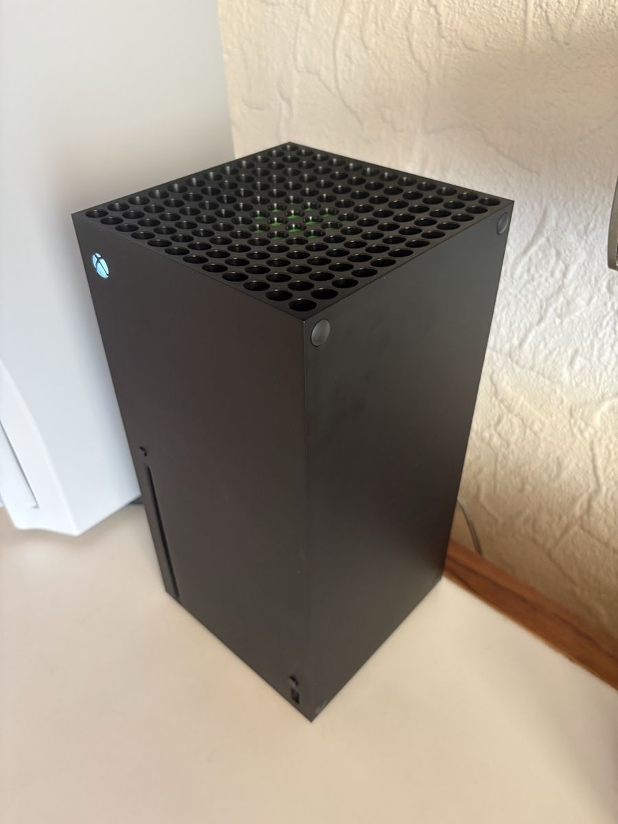 Microsoft Console: XBox Series X – Usato da Schänis venduto da Burgopa