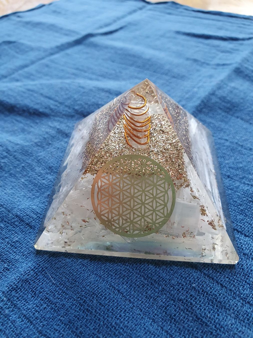 Minerali & Pietre curative: Orgon Pyramide Selenit Blume des Lebens – Nuovo (secondo la descrizione) da Allschwil venduto da Jojina123