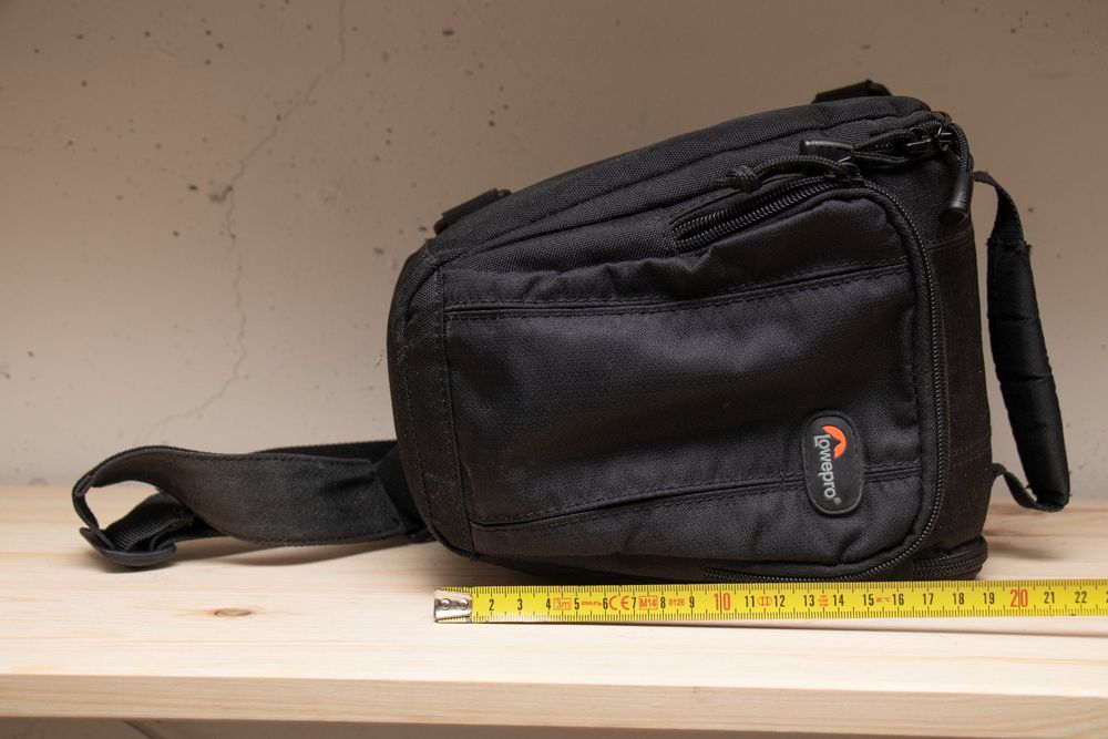 Lowepro Hardside CS 40 Custodia Rigida Per Fotocamera, Colore Nero/Arancione