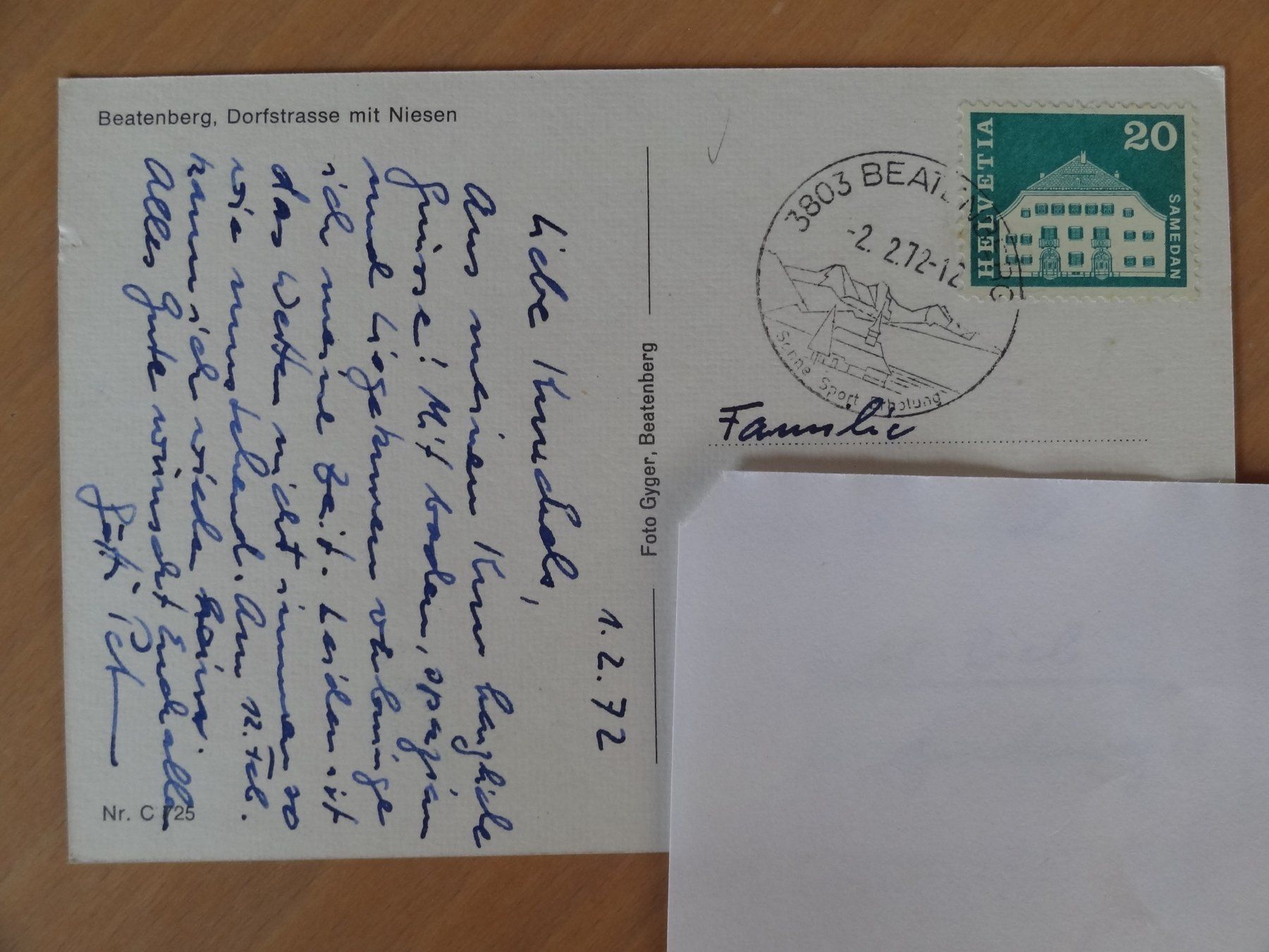 Cartoline postali: Beatenberg - Dorfstrasse mit Niesen - 1972 – Usato da St Léonard venduto da Riglin 1