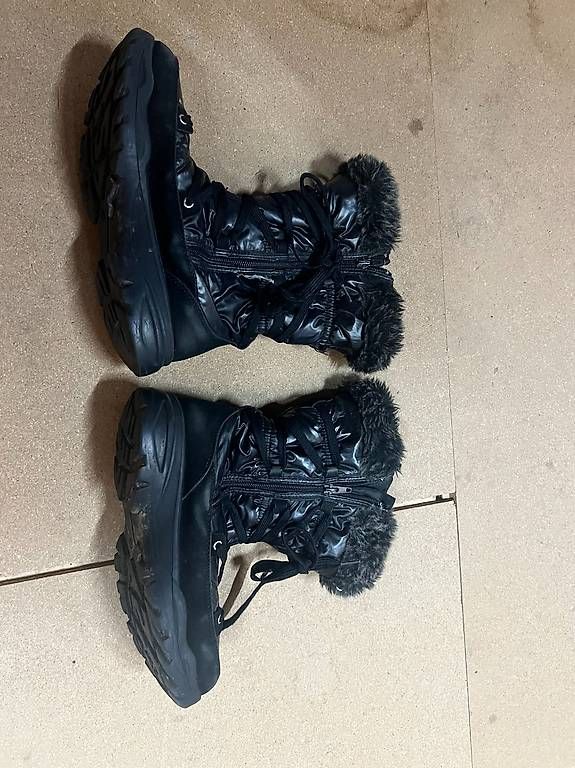Scarpe da donna: Deltex Winterschuhe Grösse 39 – Usato da Zürich venduto da Niecy 1