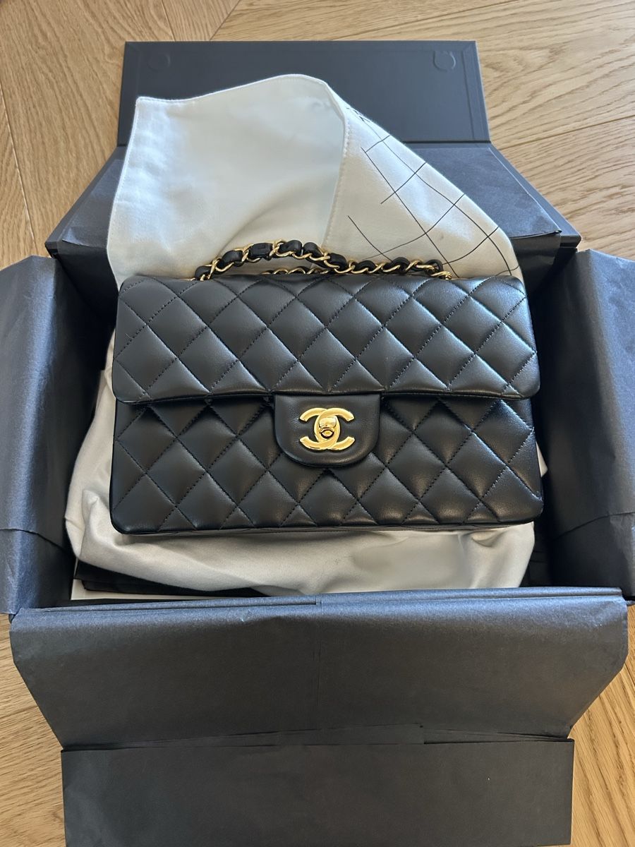 Taschen für Damen: Klassische Chanel Tasche – Neu (gemäss Beschreibung) aus Arlesheim von FabiKl