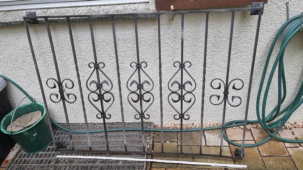 Griglie e Inferriate: Eisengitter für Fenster – Usato da Maienfeld venduto da Faentli1