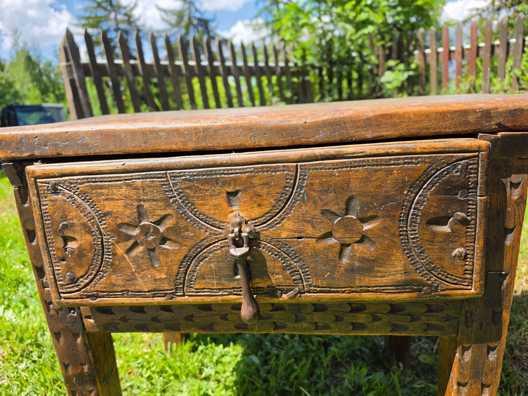Tavoli: Petite table antique en noyer massif – Usato da Haute-Nendaz venduto da Bart84 4