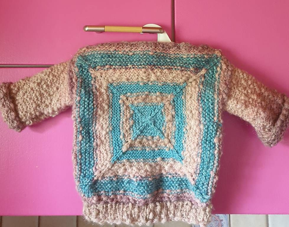 Maglioni & Felpe: Kinder Überziehpulli handgestrickt – Nuovo e nell'imballaggio originale da Münsingen venduto da Sulamit