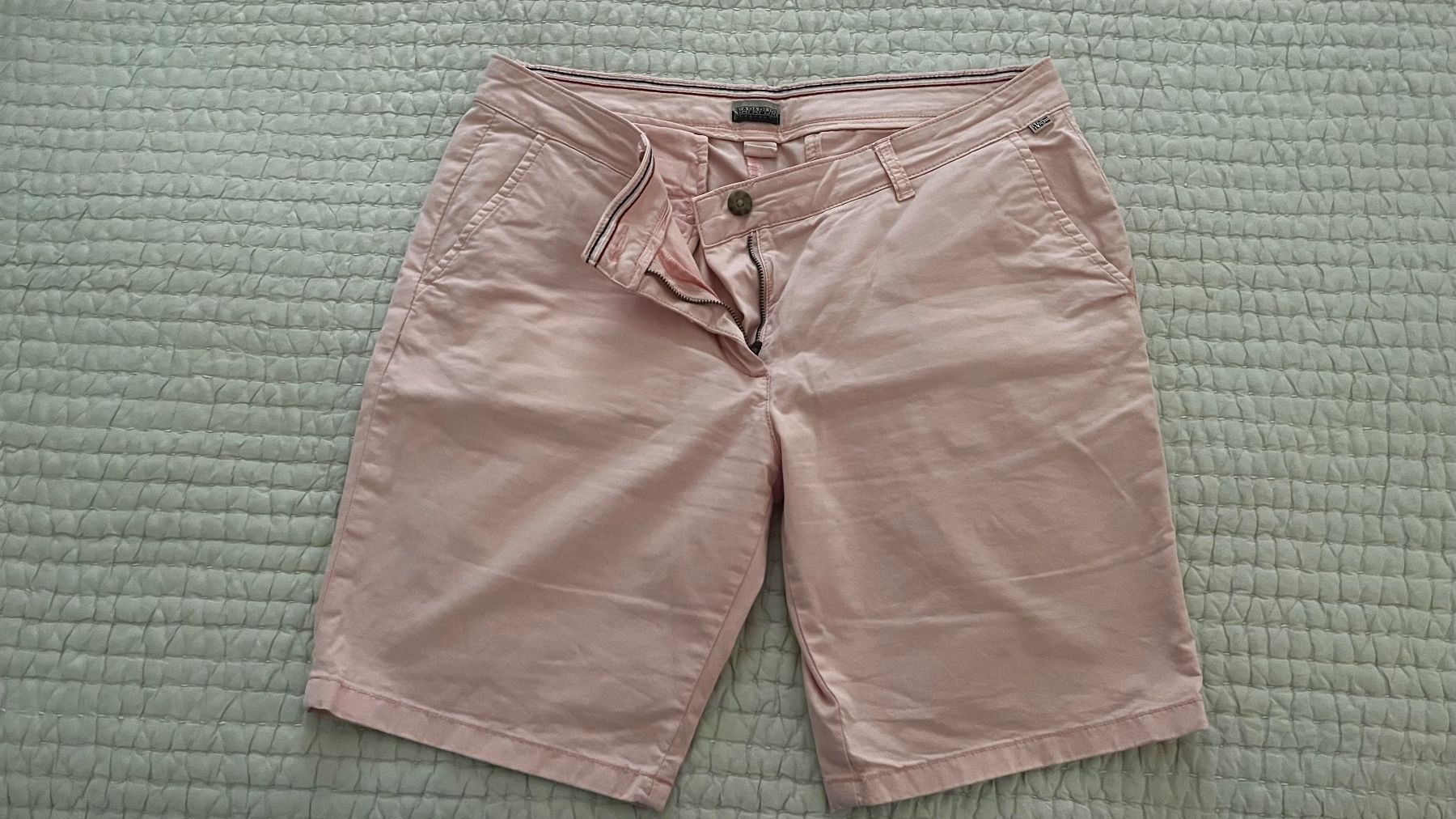 Napapijri Hosen: Napapijr: rosa Shorts – Gebraucht aus Zürich von ann_ngp7